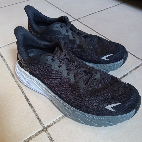 Sold elsewhere: Hoka One One Arahi 6 - Womens Size 9B - Picture 3 of 8